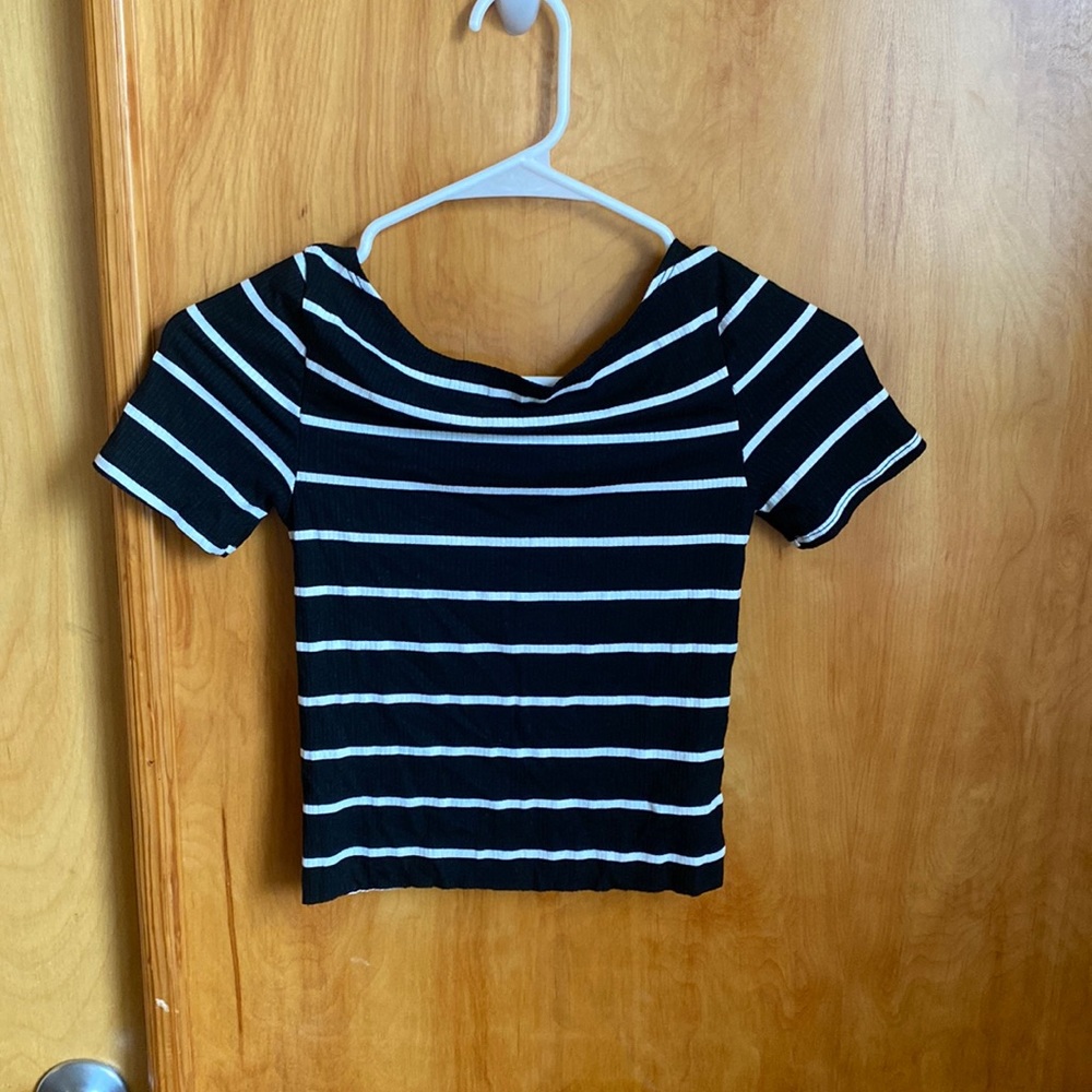 Black and white striped short sleeve cropped top NWT